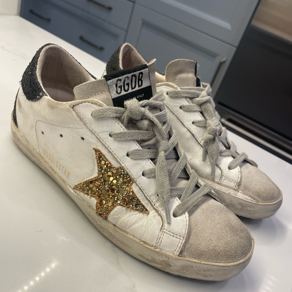 Golden Goose superstar size 36